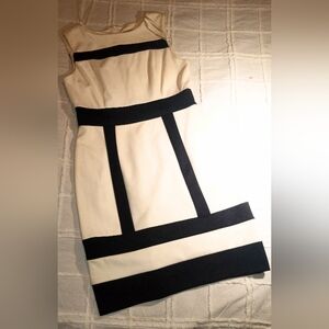 Sandra Darren Size 6 - Chic Black and White Sleeveless Dress